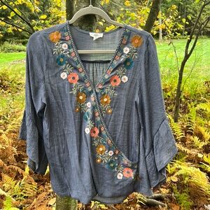 Embroidered ENTRO Blouse